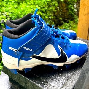 Nike cleats, men’s size 9.5, blue and white